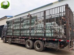 陜西西安張經(jīng)理訂購的帶草籽的椰絲纖維毯正在裝車